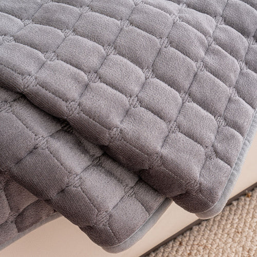 Yantheti A01 quilted sectional sofa cushion cover 2